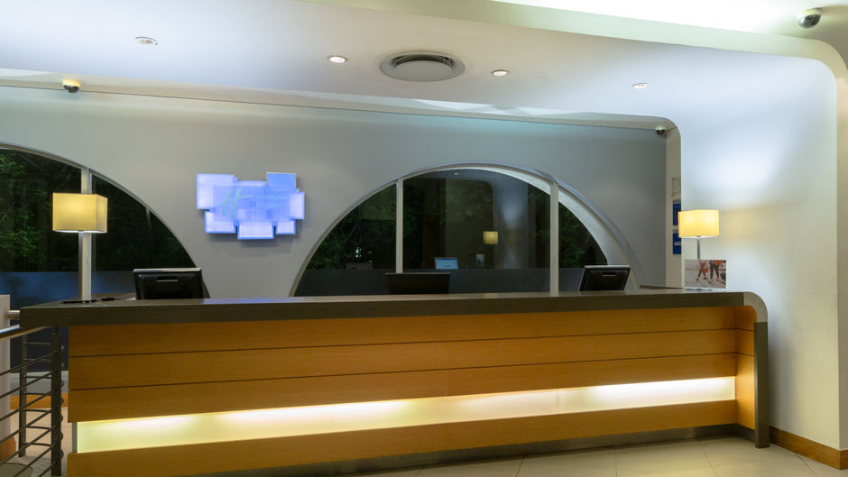 Holiday Inn Express City Centre Lobby