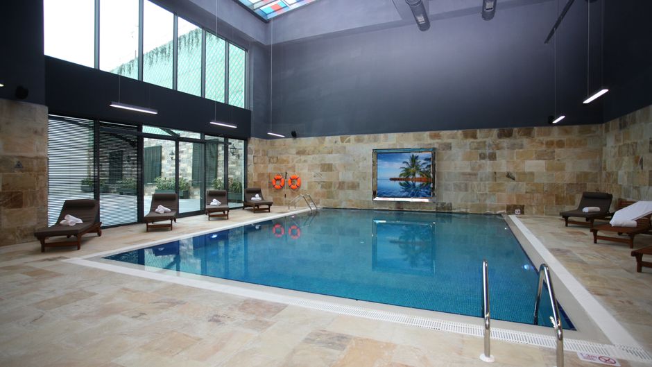 Crowne Plaza Istanbul Oryapark Pool