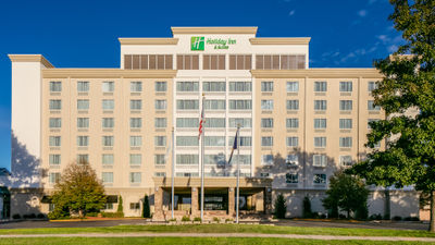 Holiday Inn Hotel & Suites