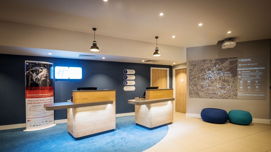 Holiday Inn Express Stockport Lobby