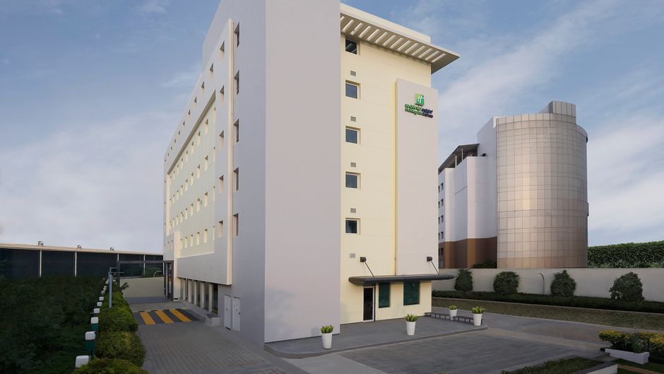 Holiday Inn Express Bengaluru Whitefield Exterior