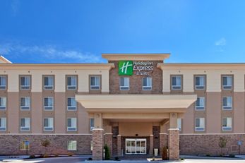 Holiday Inn Express & Suites Topeka N