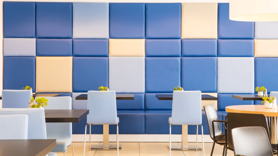 Holiday Inn Express Arena Towers Restaurant