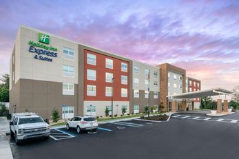 Holiday Inn Express & Suites Alachua