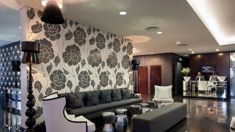 DaVinci Hotel & Suites Lobby