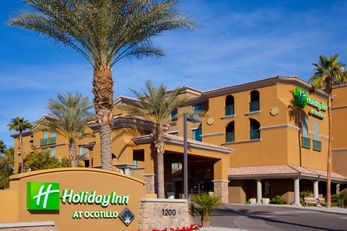 Holiday Inn & Suites