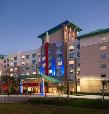 Holiday Inn Express & Suites At Seaworld