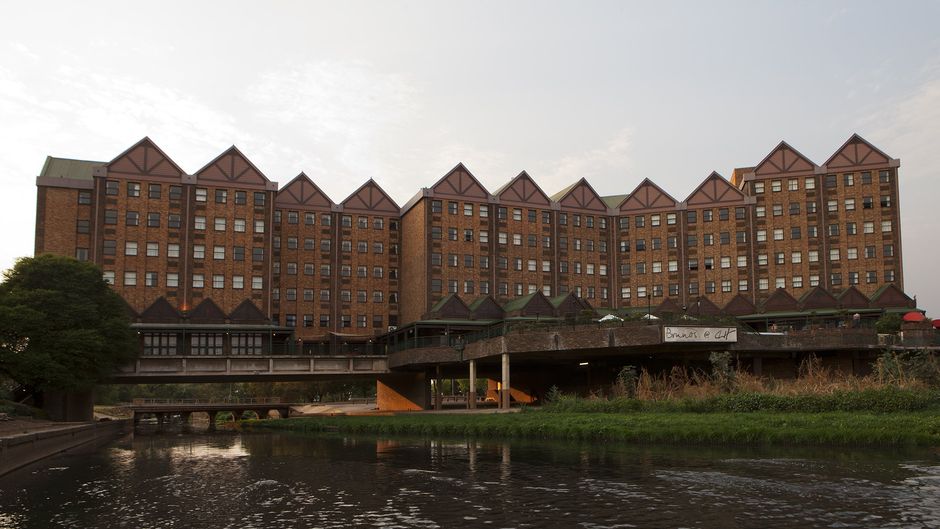 Centurion Lake Hotel Exterior