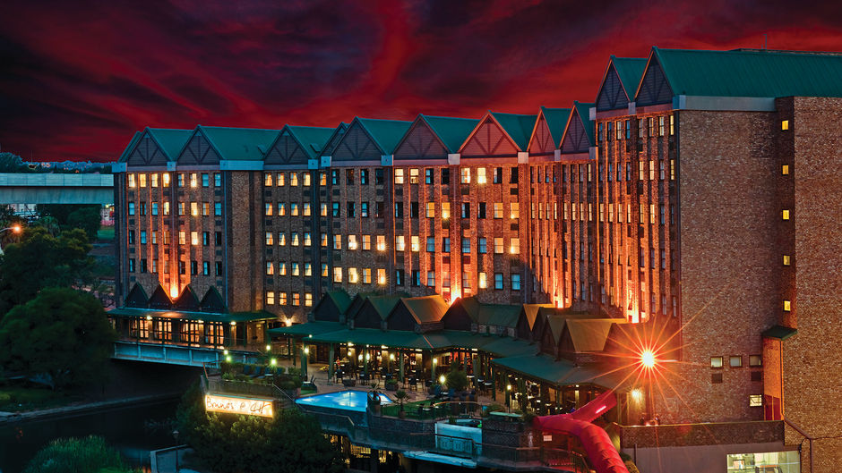 Centurion Lake Hotel Exterior