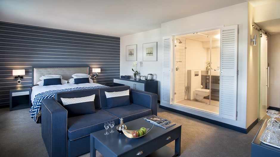 The PortsWood Hotel Room