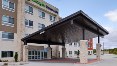 Holiday Inn Express & Suites Kansas City