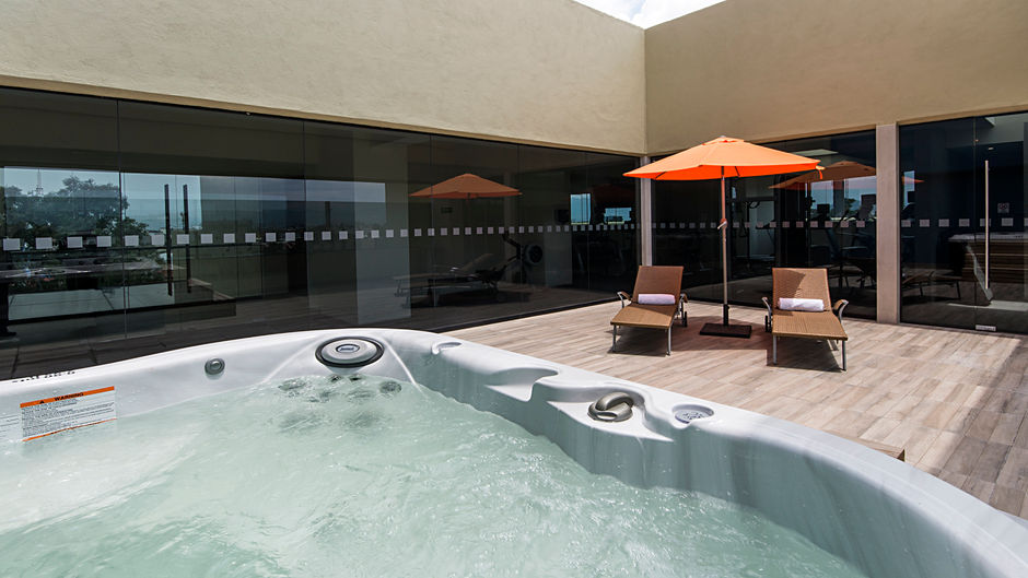 Holiday Inn Express Mexico Aeropuerto Pool