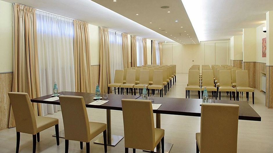 Executive Hotel Meeting