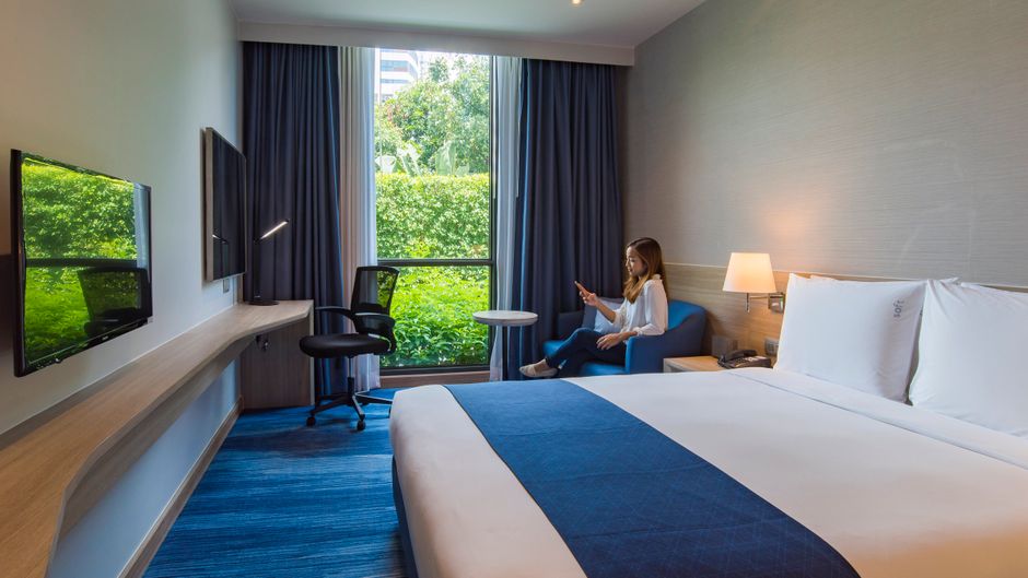 Holiday Inn Express Soi Soonvijai Room