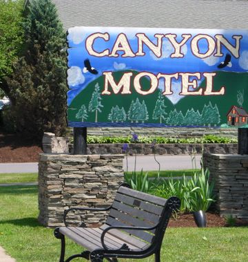 Canyon Motel