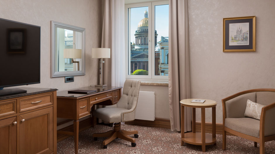 Lotte Hotel Room