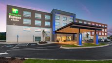 Holiday Inn Express & Suites Gainesville