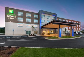 Holiday Inn Express & Suites Gainesville