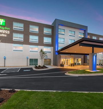 Holiday Inn Express & Suites Gainesville