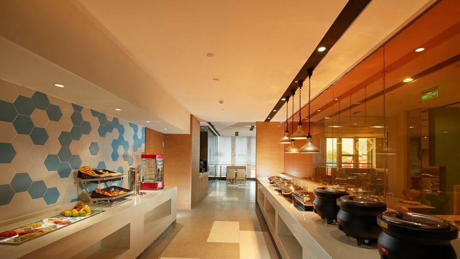 Holiday Inn Express Leshan City Square Restaurant