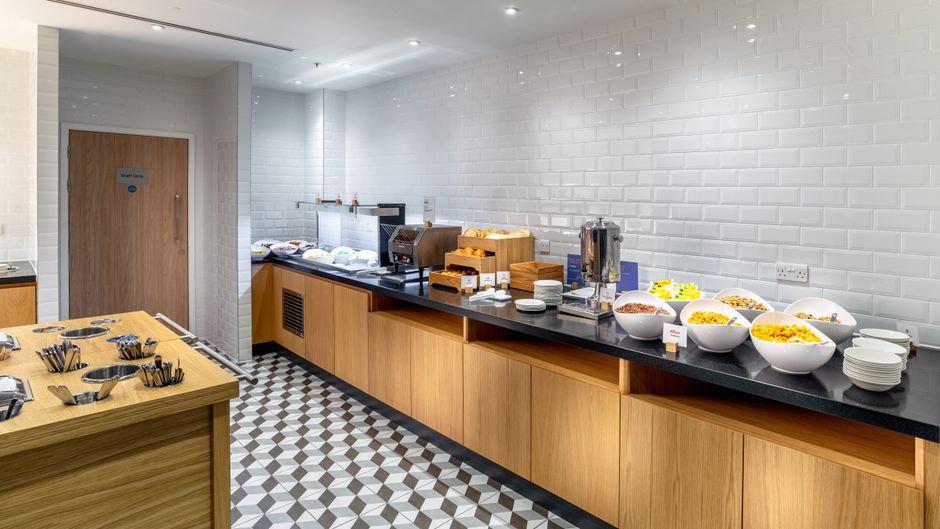Holiday Inn Express Heathrow T4 Restaurant