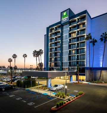 Holiday Inn Express & Suites Santa Ana