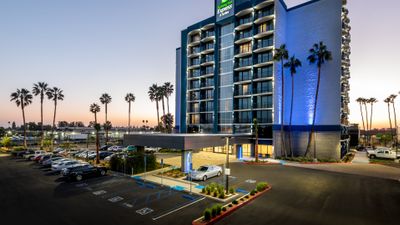 Holiday Inn Express & Suites Santa Ana