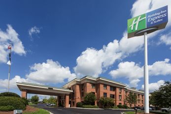Holiday Inn Express Hotel & Suites
