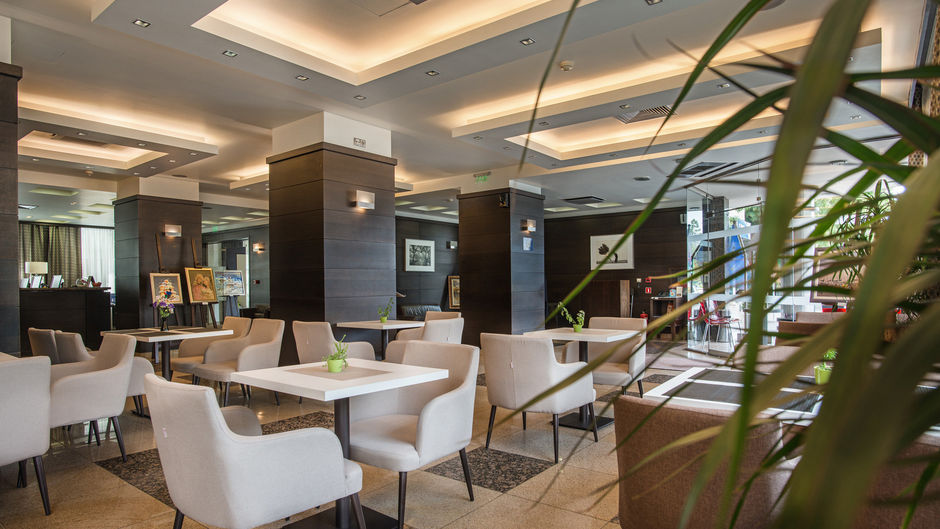 Rosslyn Central Park Hotel Lobby