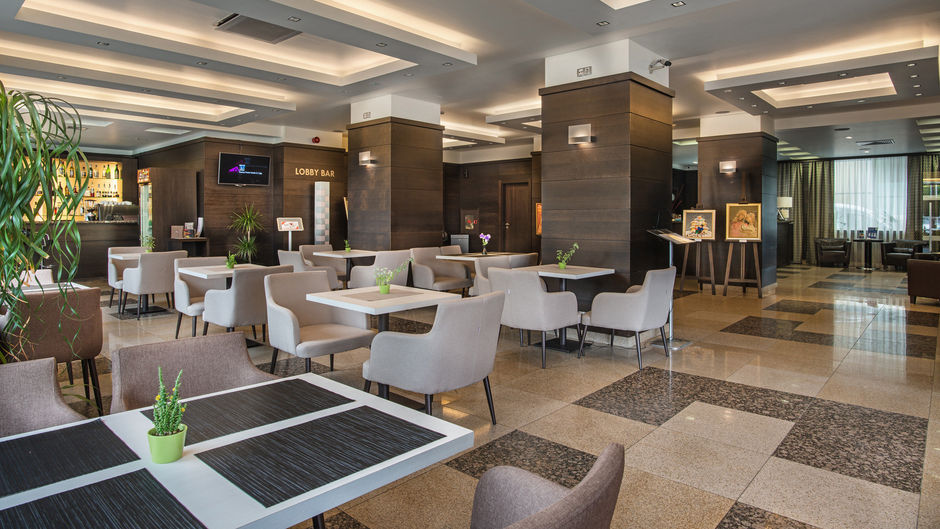 Rosslyn Central Park Hotel Lobby