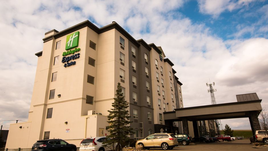 Holiday Inn Express & Sts Edmonton North Exterior