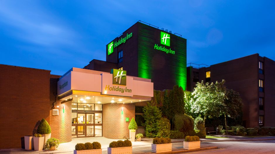 Holiday Inn Haydock Exterior