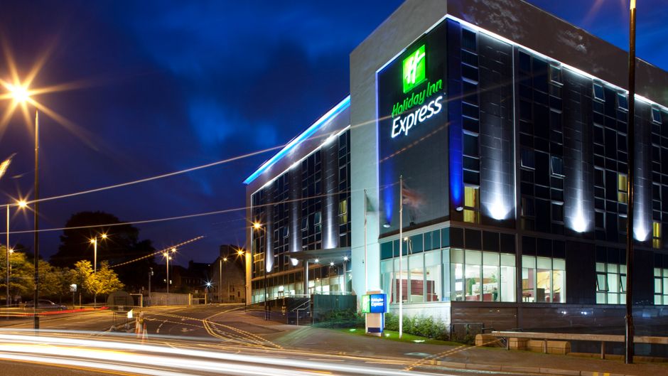 Holiday Inn Express Hamilton Exterior