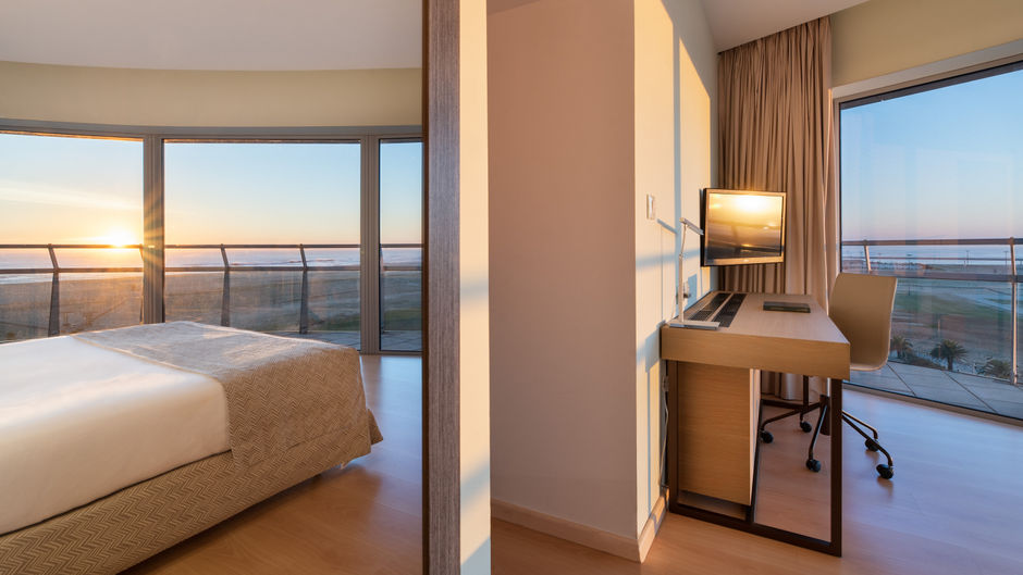 Eurostars Oasis Plaza Suite