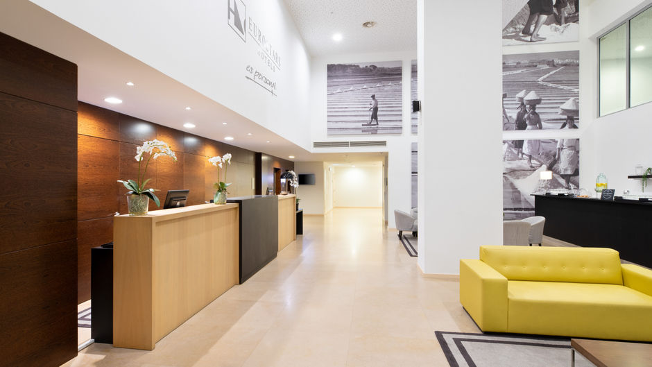 Eurostars Oasis Plaza Lobby