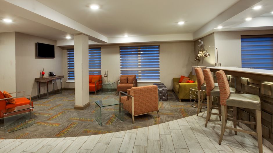 Holiday Inn Express & Suites Fredericton Lobby