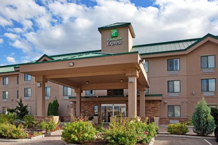 Holiday Inn Express Hotel & Suites