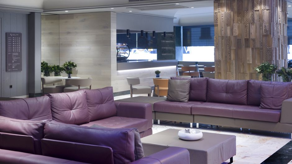 Hotel Pere IV Lobby