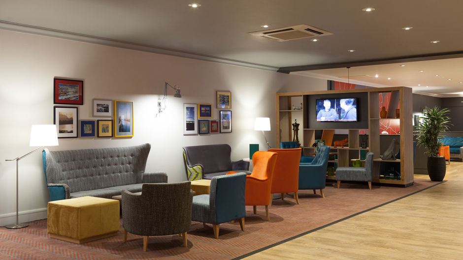 Holiday Inn Runcorn Lobby