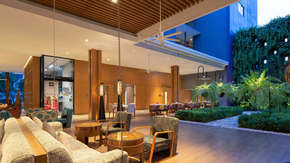 Holiday Inn Express Phuket Patong Beach Lobby