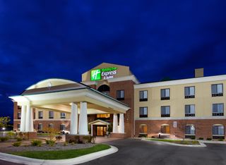 Holiday Inn Express Hotel & Suites