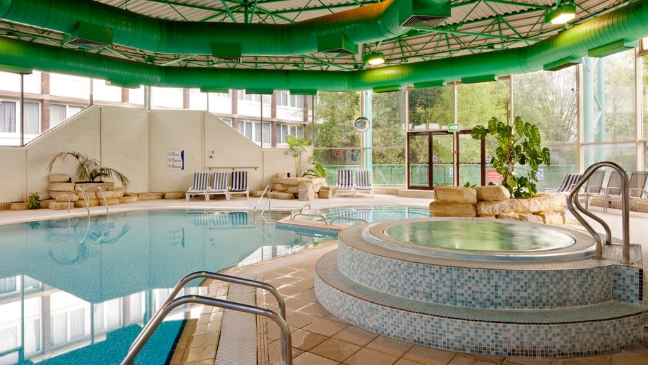 Holiday Inn Windsor Lobby