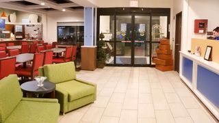 Holiday Inn Express Osage Beach