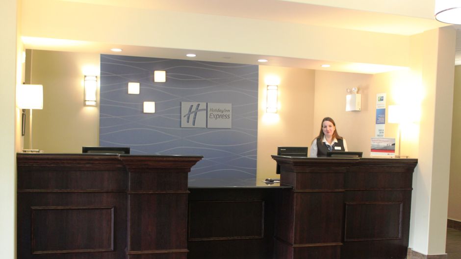 Holiday Inn Express Yorkton East Exterior