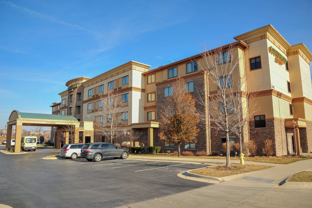 Courtyard Des Moines West/Jordan Creek- First Class West Des Moines, IA  Hotels- GDS Reservation Codes: Travel Weekly