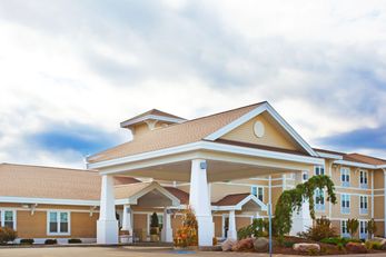 Holiday Inn Express Hotel & Suites
