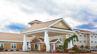 Holiday Inn Express Hotel & Suites