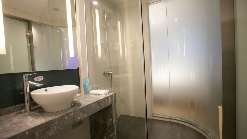 Holiday Inn Express City Center Room