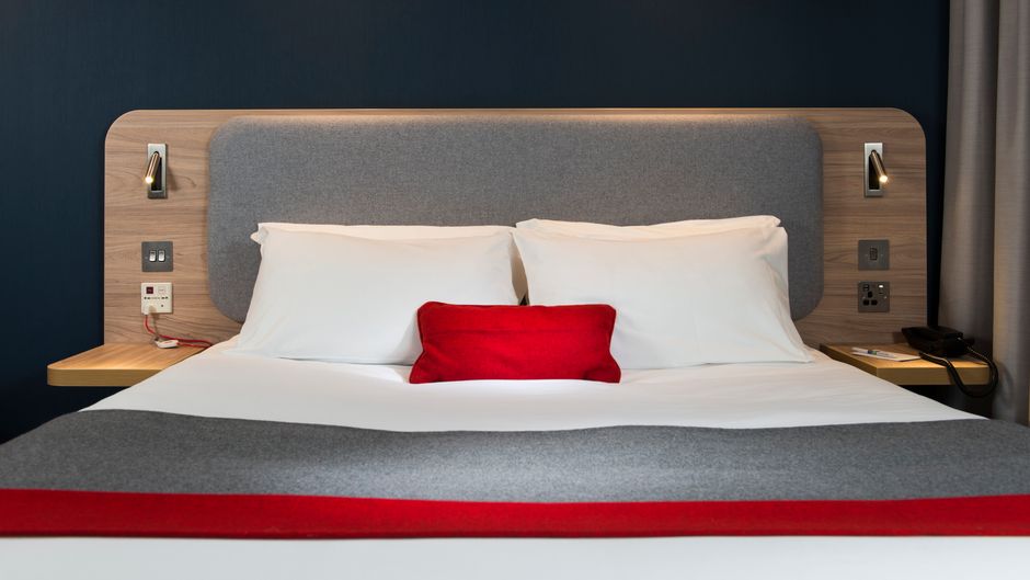 Holiday Inn Express Dartford Bridge Room