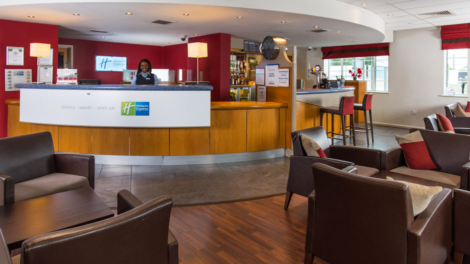 Holiday Inn Express London-Chingford Lobby
